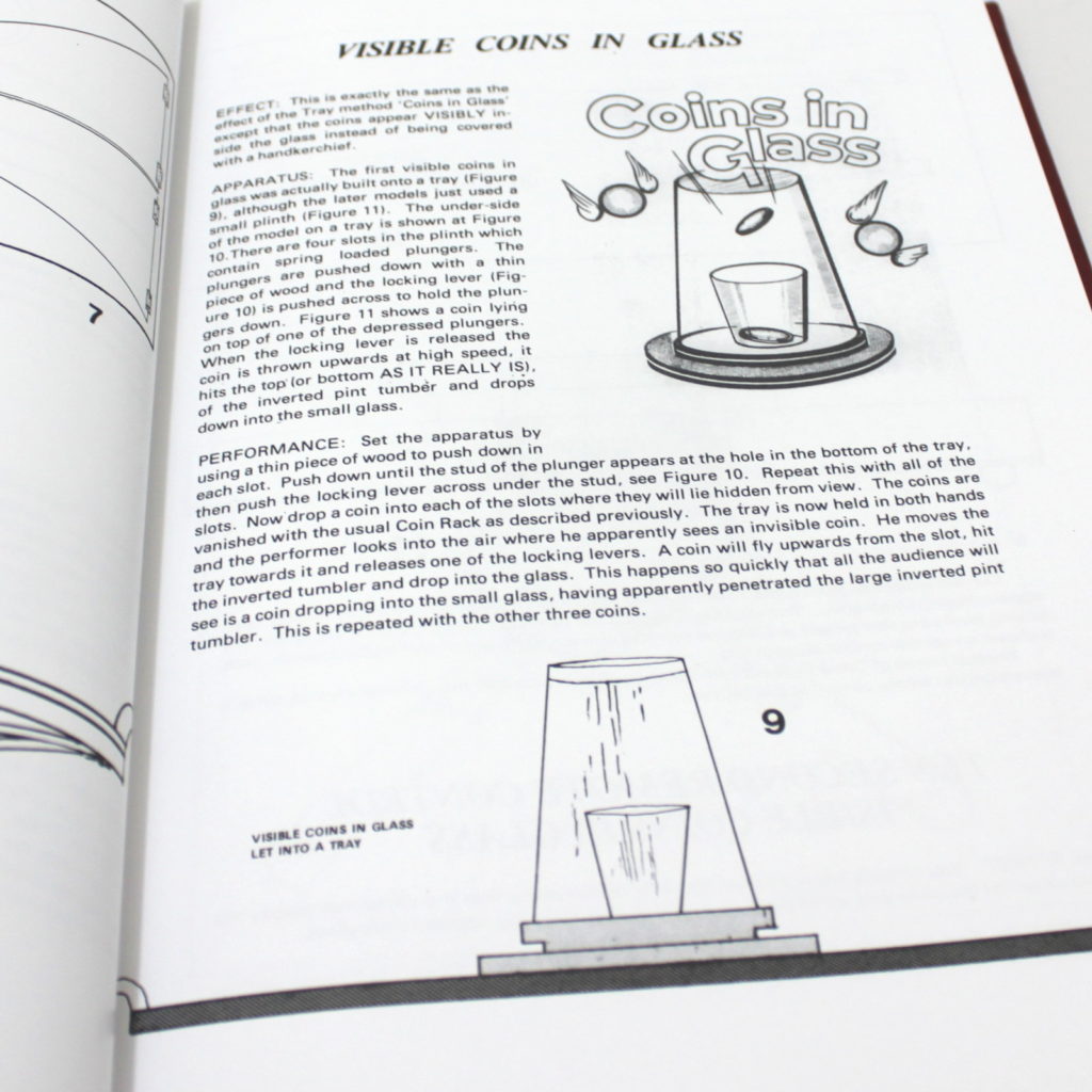 洋書 JACK HUGHES WORLD OF MAGIC Jack Hughes World of Magic (Compilation Edition) by Jack