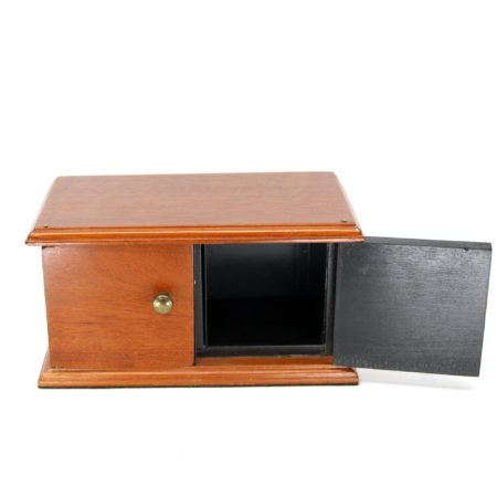 Die Box (Single Door Gimmick) by Haenchen