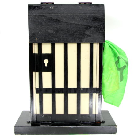 The Houdini Handkerchief Escape by Ireland Magic Company